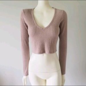 Wilfred Aritzia ribbed pink long sleeve crop top